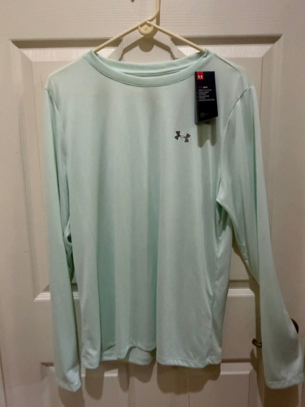 Women’s Under Armour Mint Green Long Sleeve heat gear shirt performance